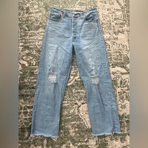 Levi’s Ribcage Straight Ankle Light Blue Distressed Jeans